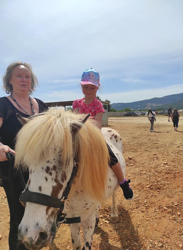 Primer paseo en poni